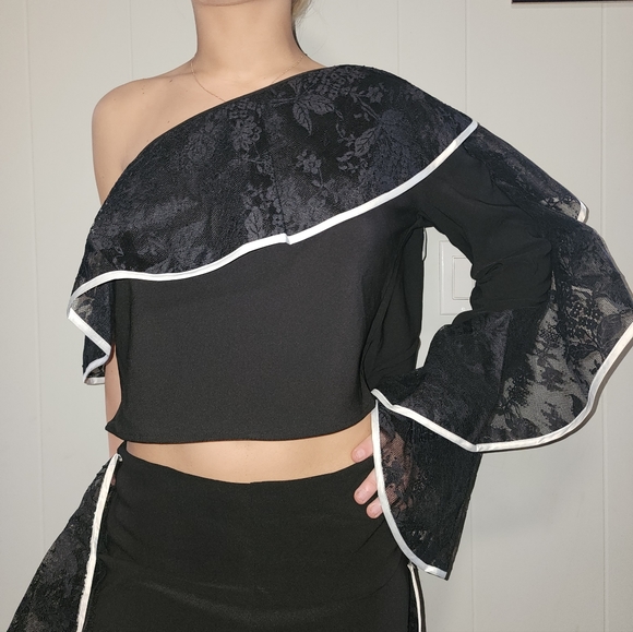 NWT Gorgeous , Akira , 2 Peice Stunning Ruffled Pants , With Matching Top - Picture 4 of 15